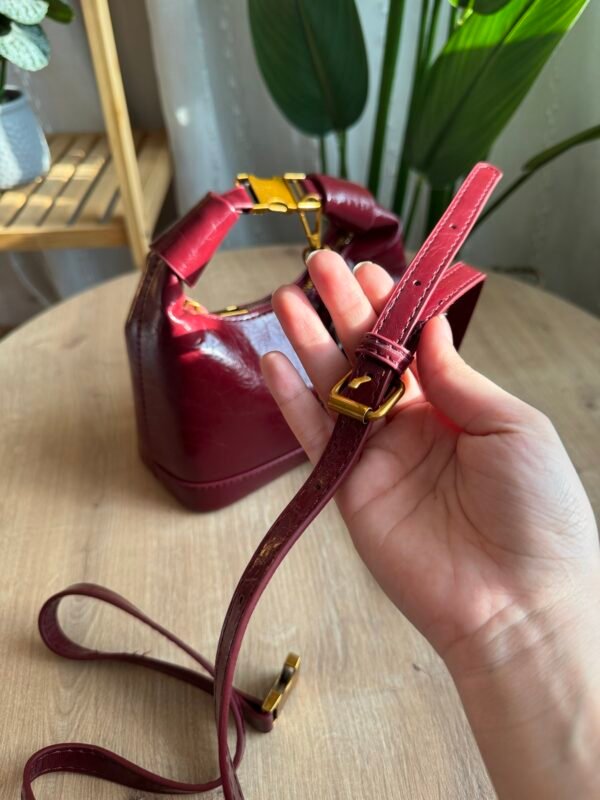 حقيبة مميزة بلون ماروني او كرزي