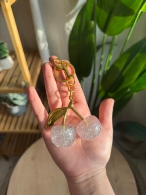 مدالية الكرز لون شفاف