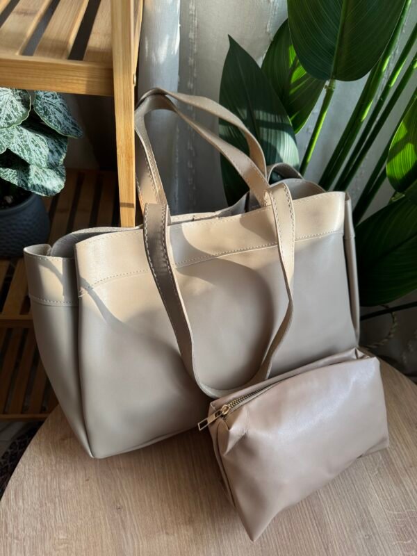 حقيبة لون بيجي كبيره