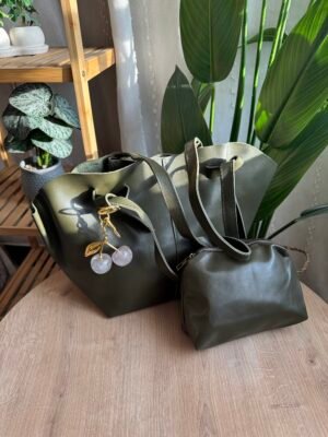 حقيبة بولين لون زيتوني(بدون المداليه)