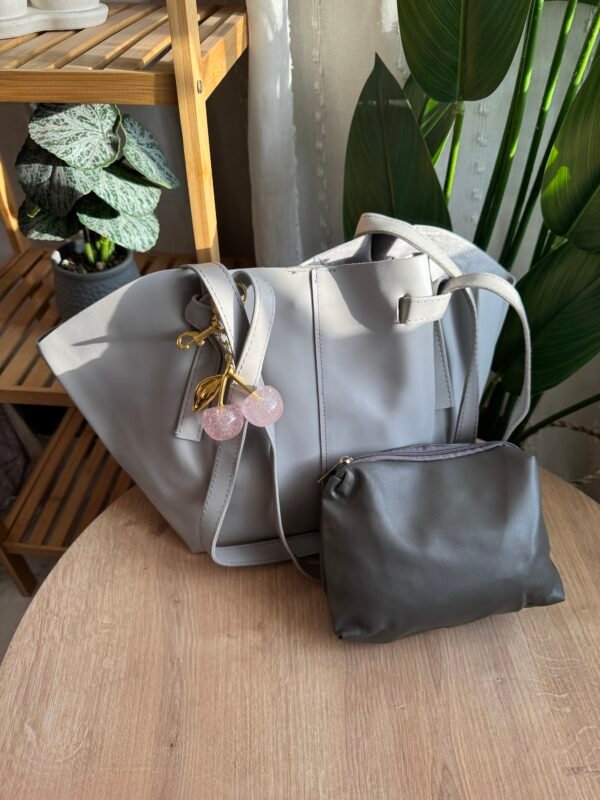 حقيبة بولين لون رصاصي(بدون المداليه)