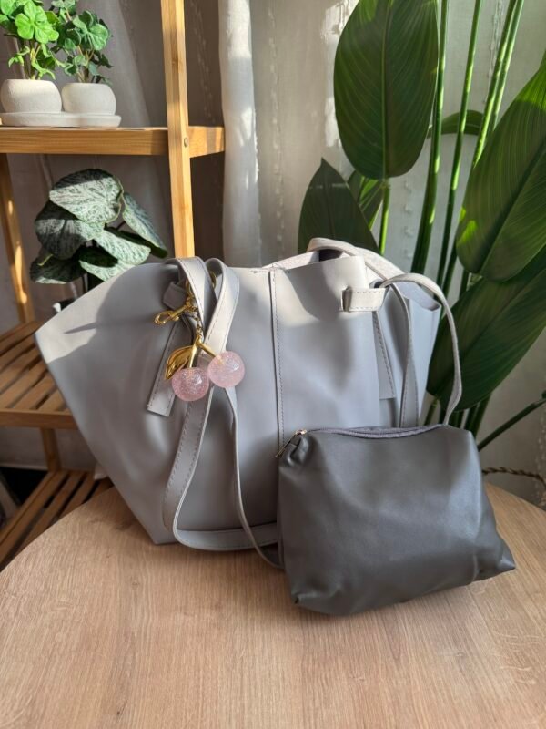 حقيبة بولين لون رصاصي(بدون المداليه)