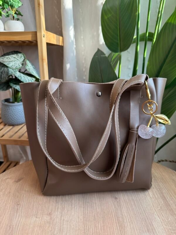 حقيبة ب ٣ خانات لون جوزي