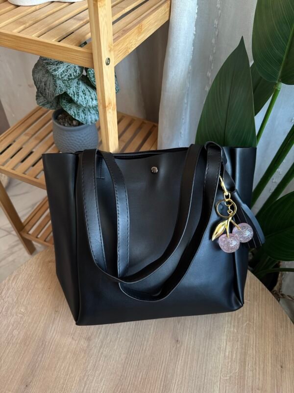 حقيبة ب ٣ خانات لون اسود