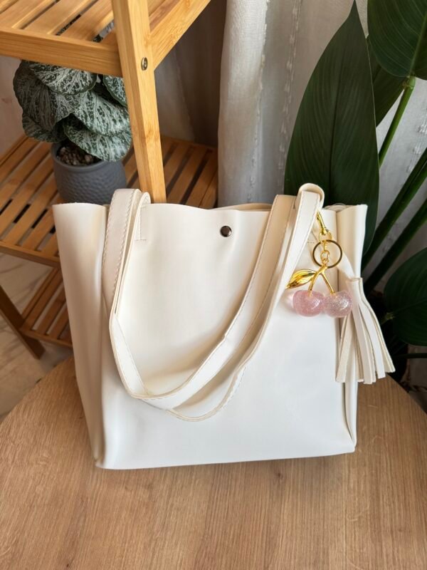 حقيبة ب ٣ خانات لون ابيض