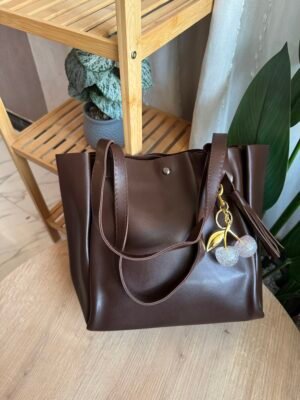 حقيبة ب ٣ خانات لون بني