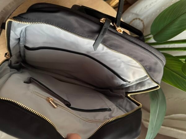 حقيبة ظهر لون اسود