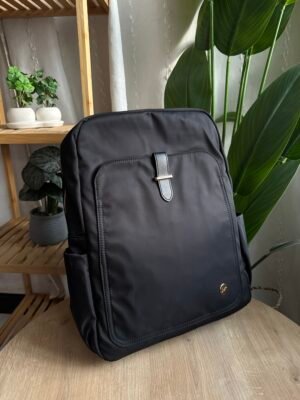 حقيبة ظهر لون اسود