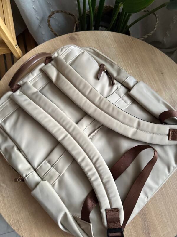 حقيبة ظهر لون بيجي