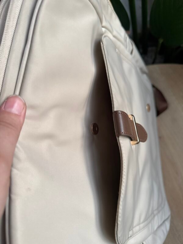 حقيبة ظهر لون بيجي