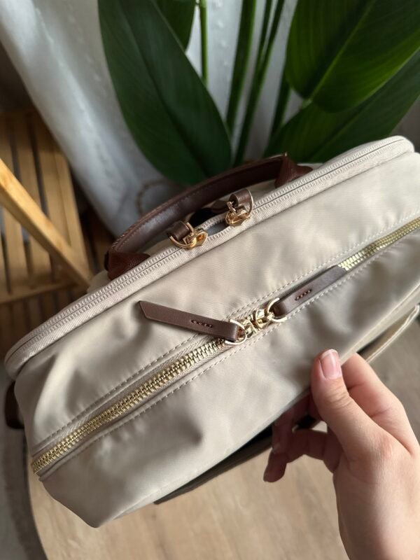 حقيبة ظهر لون بيجي