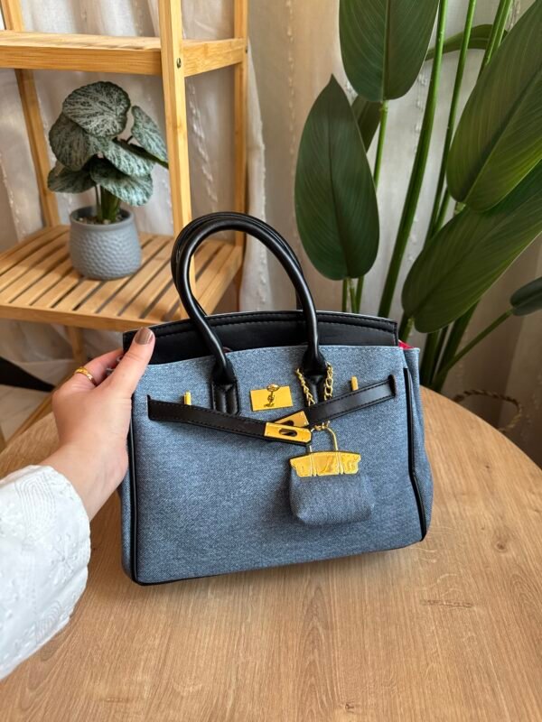 حقيبة جينز مطعم اسود ( مع المداليه)