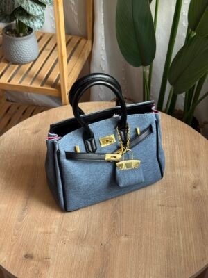 حقيبة جينز مطعم اسود ( مع المداليه)