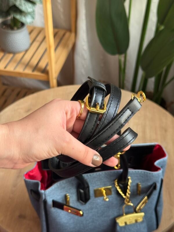 حقيبة جينز مطعم اسود ( مع المداليه)