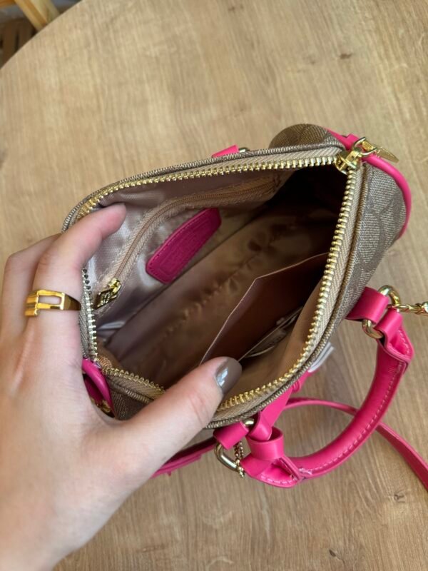 حقيبة coach لون بيجي مطعم فوشي