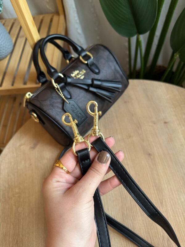 حقيبة coach لون بني غامق