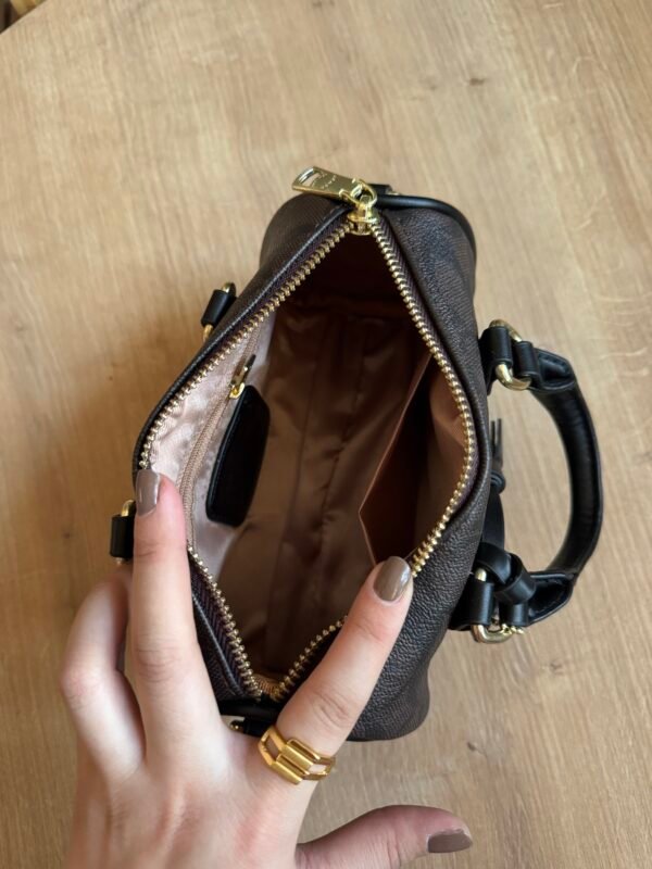 حقيبة coach لون بني غامق