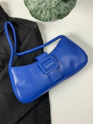 حقيبة لون ازرق