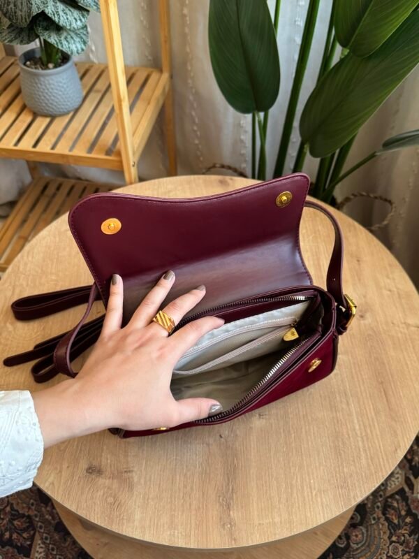 حقيبة مخمل لون ماروني
