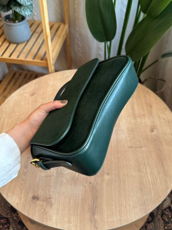 حقيبة مخمل لون زيتوني