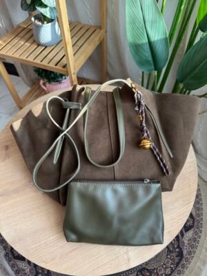 img_1424 حقيبة مخمل لون زيتوني(بدون المداليه)