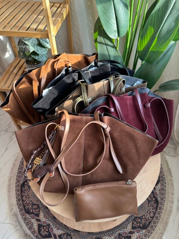 حقيبة مخمل لون بني(بدون المداليه)