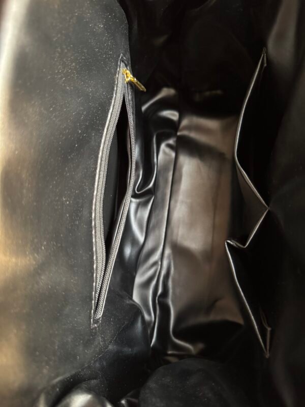 حقيبة مخمل لون بني