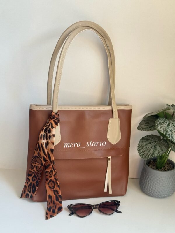 حقيبة لون حني مطعم بيجي