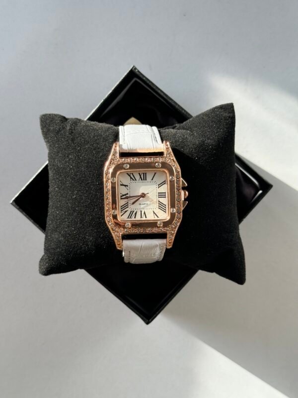 ساعه جلد ابيض