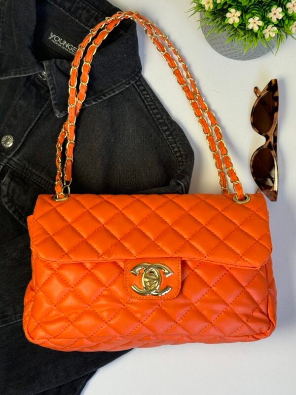حقيبة شانيل لون برتقالي