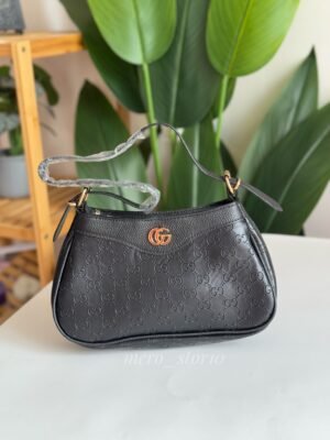 حقيبة لون اسود