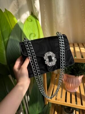 حقيبة لون اسود