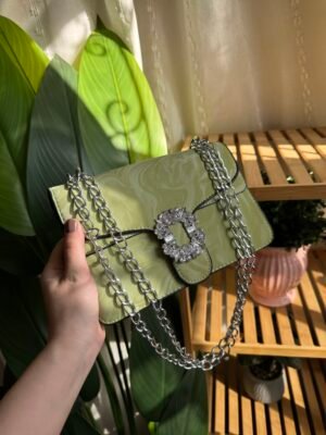 حقيبة لون اخضر