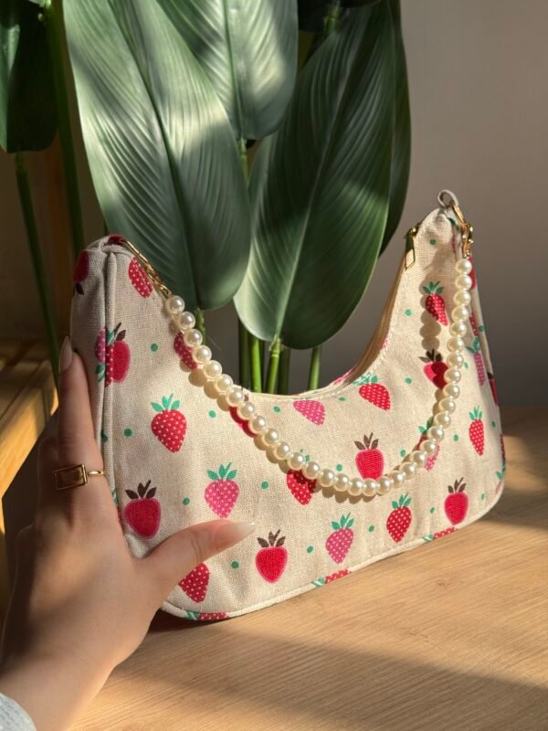 حقيبة الفرولة