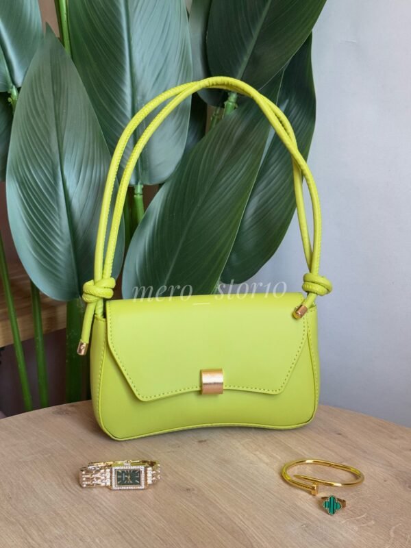 حقيبة صغيره لون اخضر