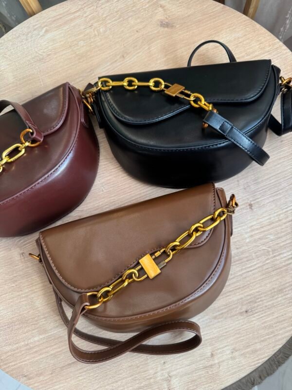 حقيبة لون اسود