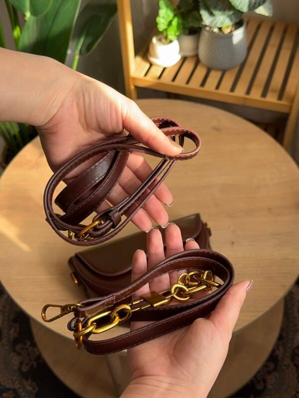 حقيبة لون ماروني غامق