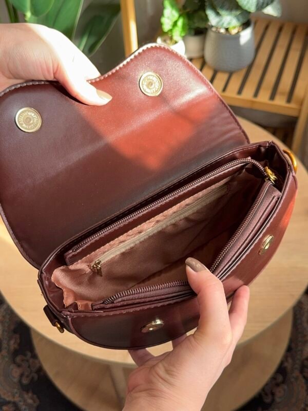 حقيبة لون ماروني غامق