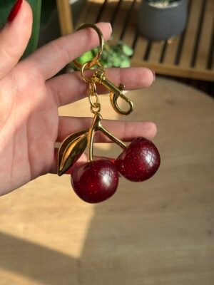 img_7802 مدالية الكرز لون ماروني