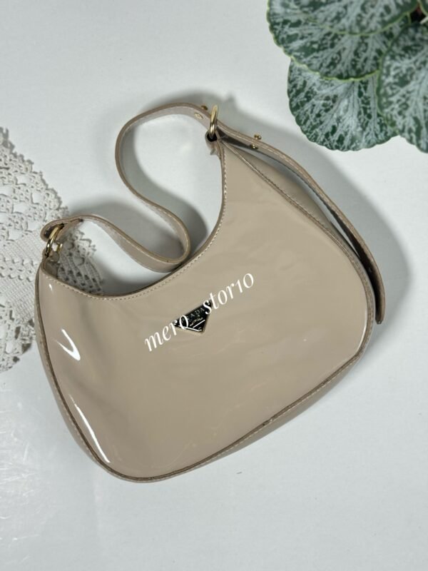 حقيبة براد لون بيجي