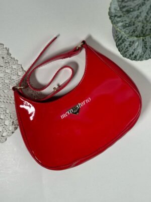 حقيبة برادا لون احمر