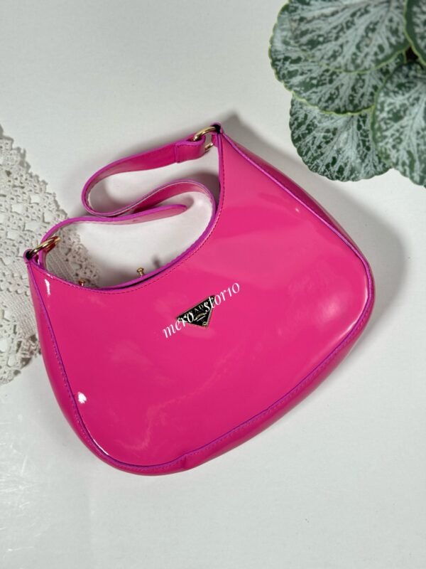 حقيبة برادا لون فوشي