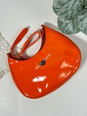 حقيبة برادا لون برتقالي