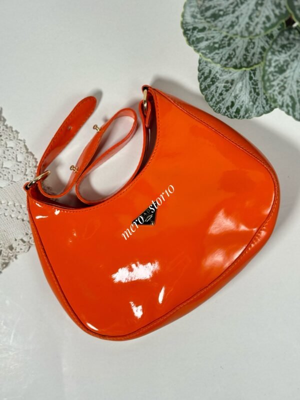 حقيبة برادا لون برتقالي