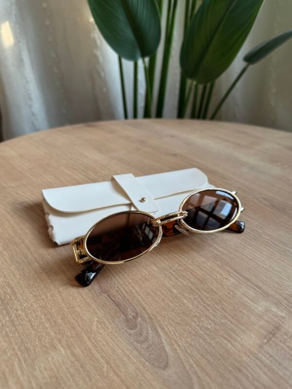 نظاره بني مع نقشه نمري مميزة