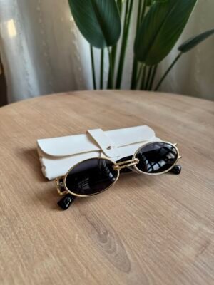 نظاره عدسة اسود وأطار ذهبي