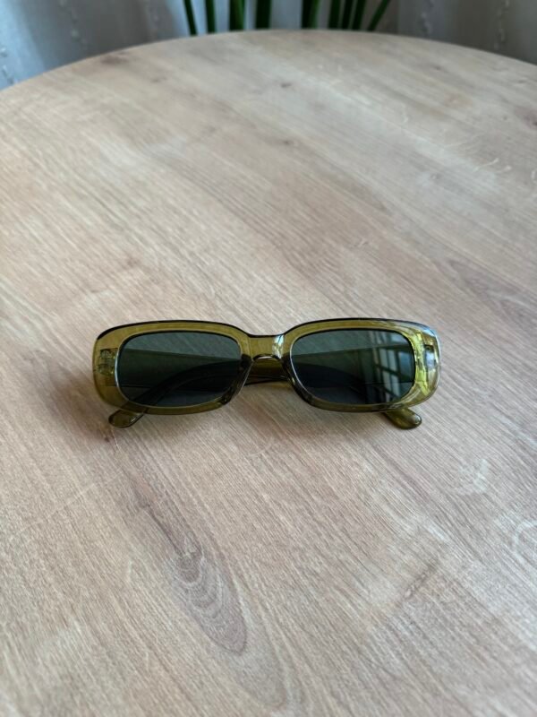 نظاره لون زيتوني