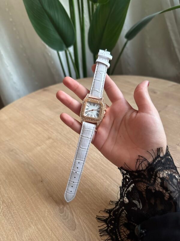 ساعه جلد ابيض