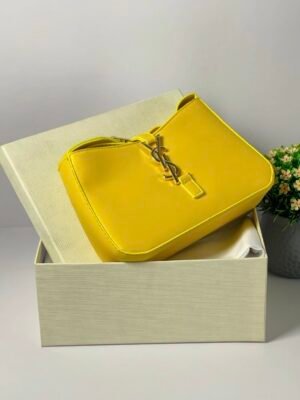 حقيبة سان لوران بلون اصفر