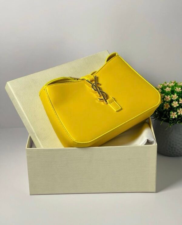 حقيبة سان لوران بلون اصفر